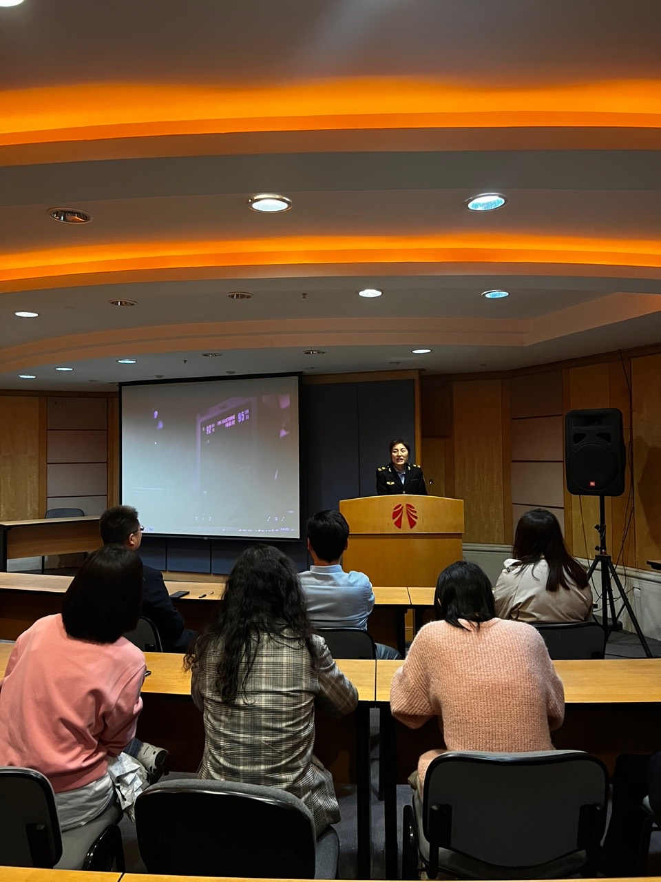 “珍爱自我、健康生活” -公司举办健康知识讲座