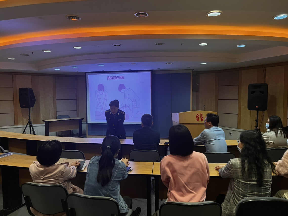 “珍爱自我、健康生活” -公司举办健康知识讲座